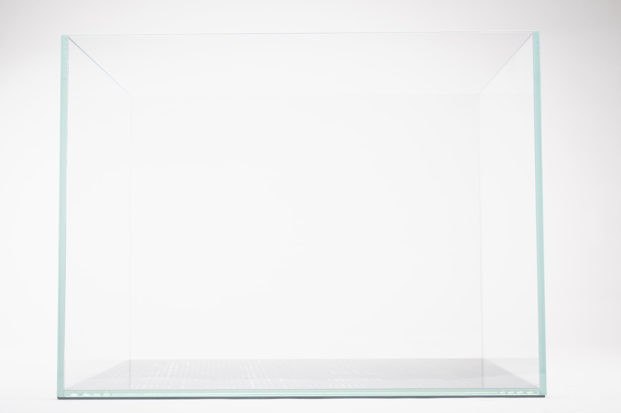 Luminous 45 Degree 17.1 Gal. (LI) Ultra Clear Aquarium 23.6" x 11.8" x 14.2" with Mat